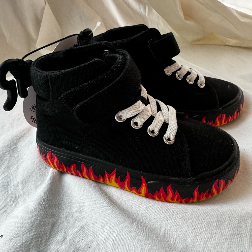 Tiny Flame High-Tops – Size 6 – Baby Punk Shoes